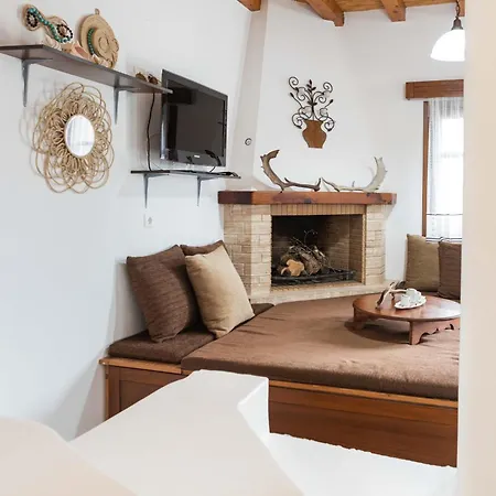 Maria's Traditional Apartment