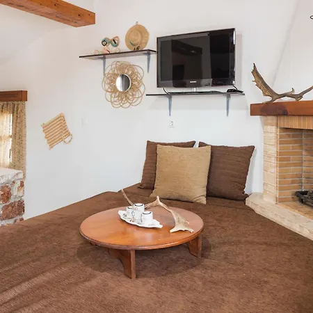 Apartment Maria's Traditional Asklipiion