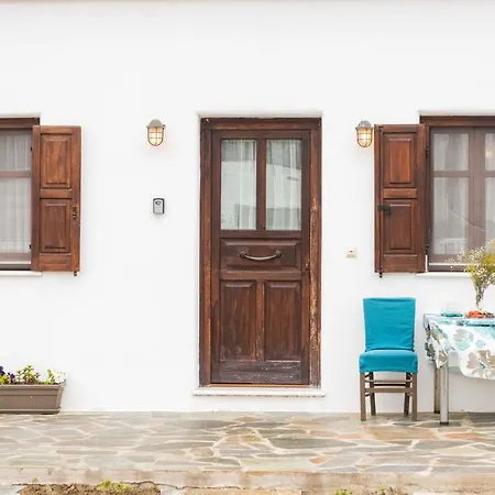Maria's Traditional Apartment
